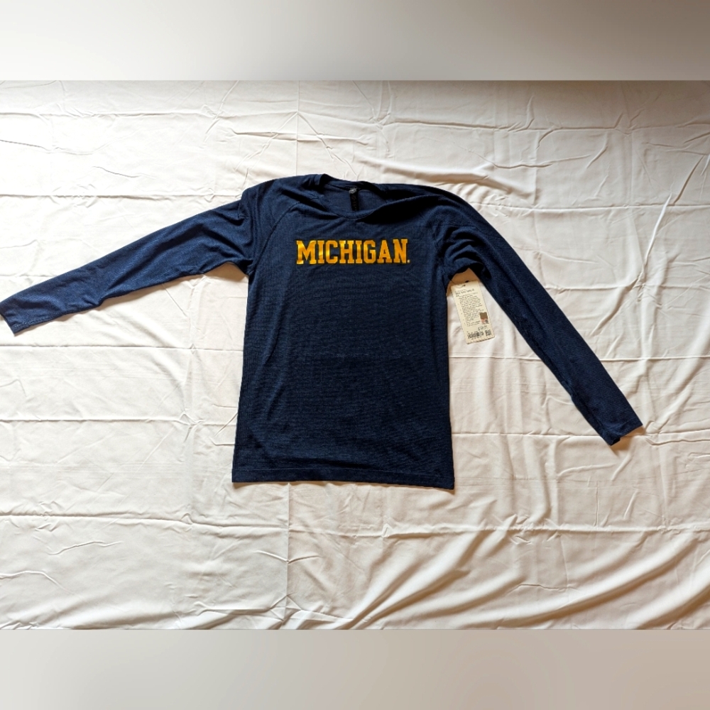 NWT Lululemon Men's Small Michigan Wolverines Metal Vent Tech Long Sleeve Shirt